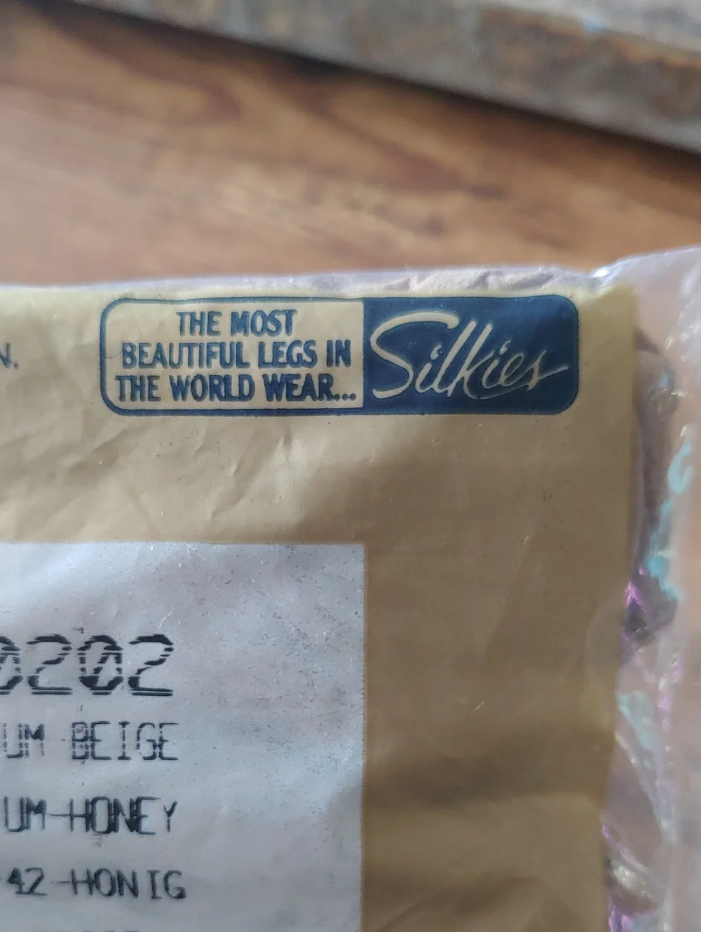 NWT Medium Silkies Beige Control Top Pantyhose